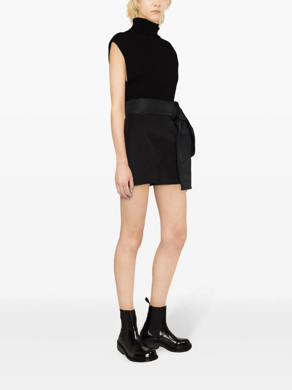 ALEXANDER MCQUEEN Black Wool Shorts with Decorative Bow for Women - SS24 Collection