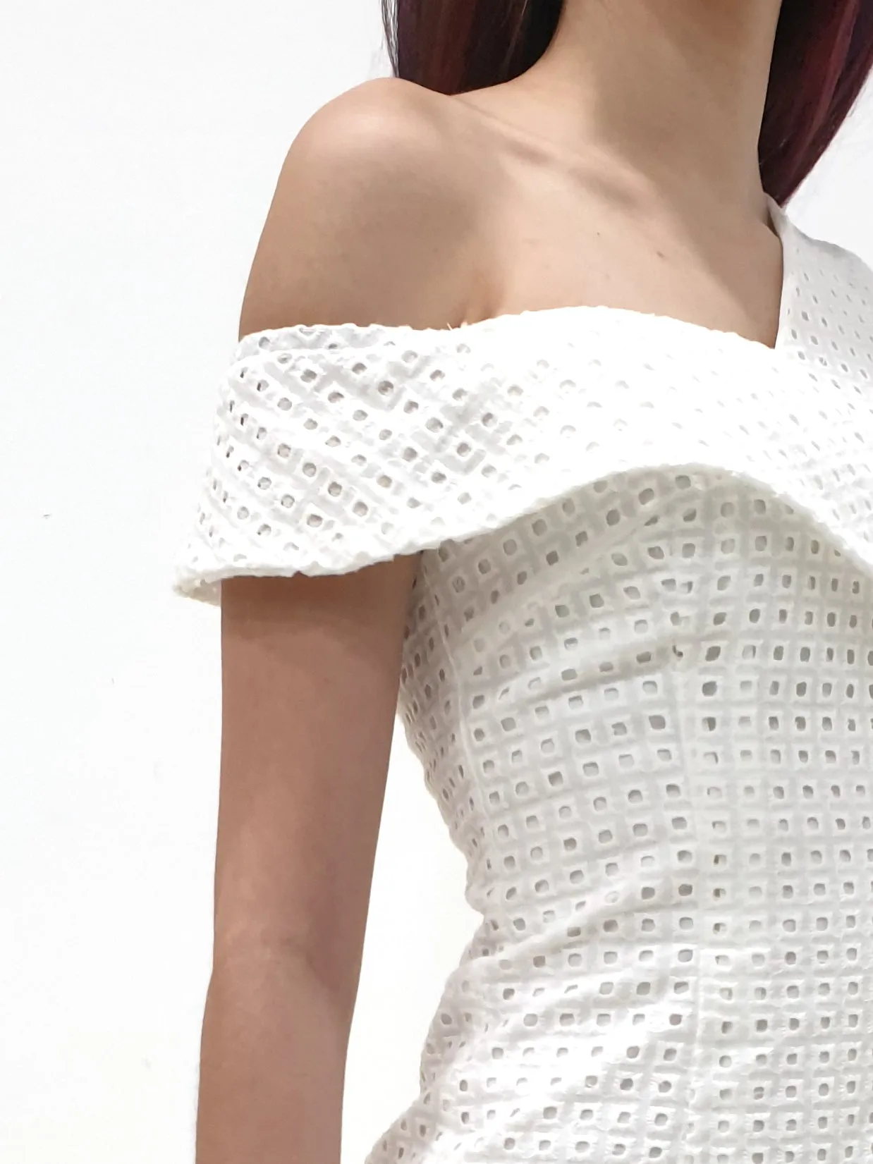 Assym Eyelet Midi - White