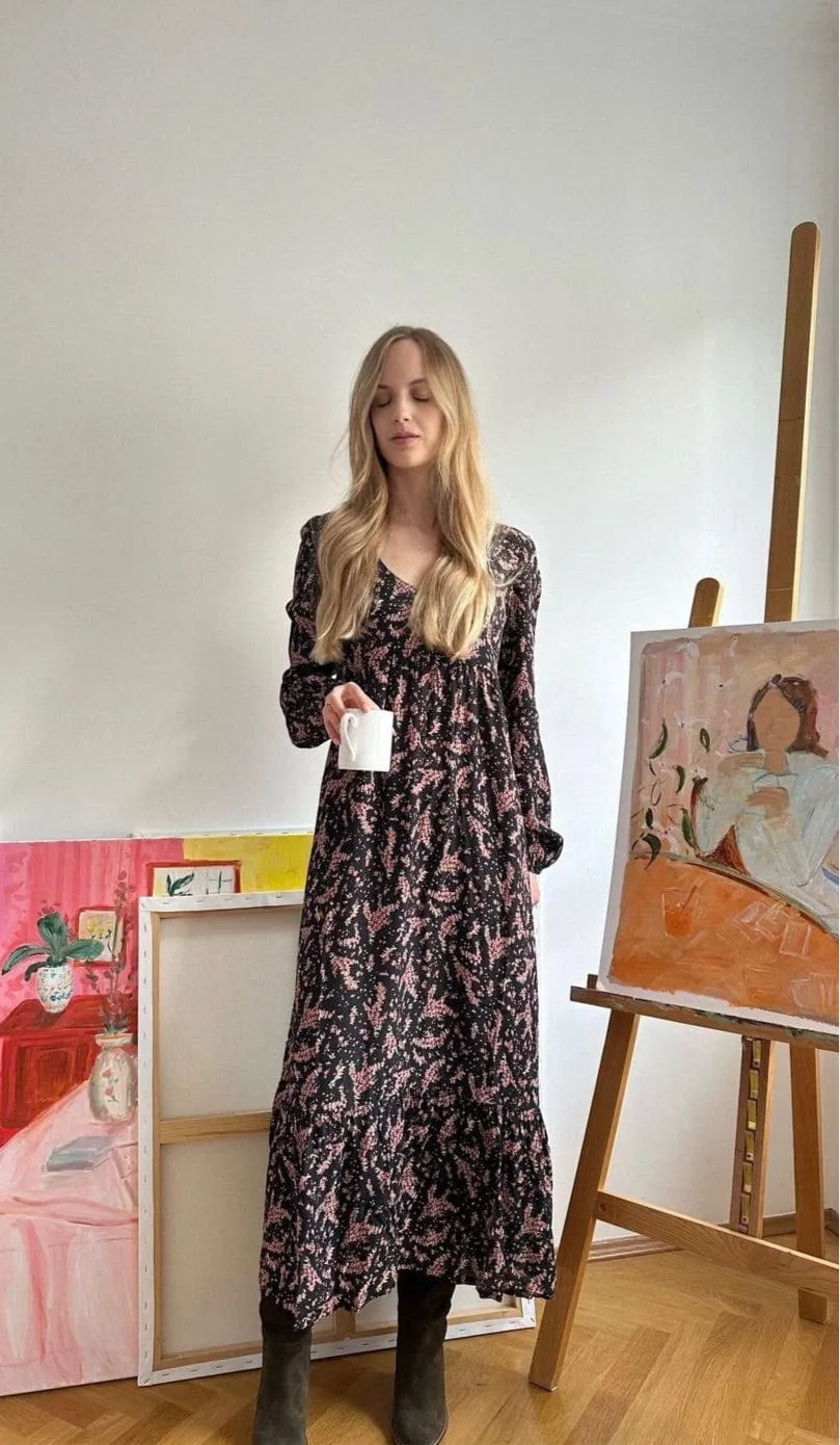 The Tunik Lola maxi dress - Poetic Daisy Black print