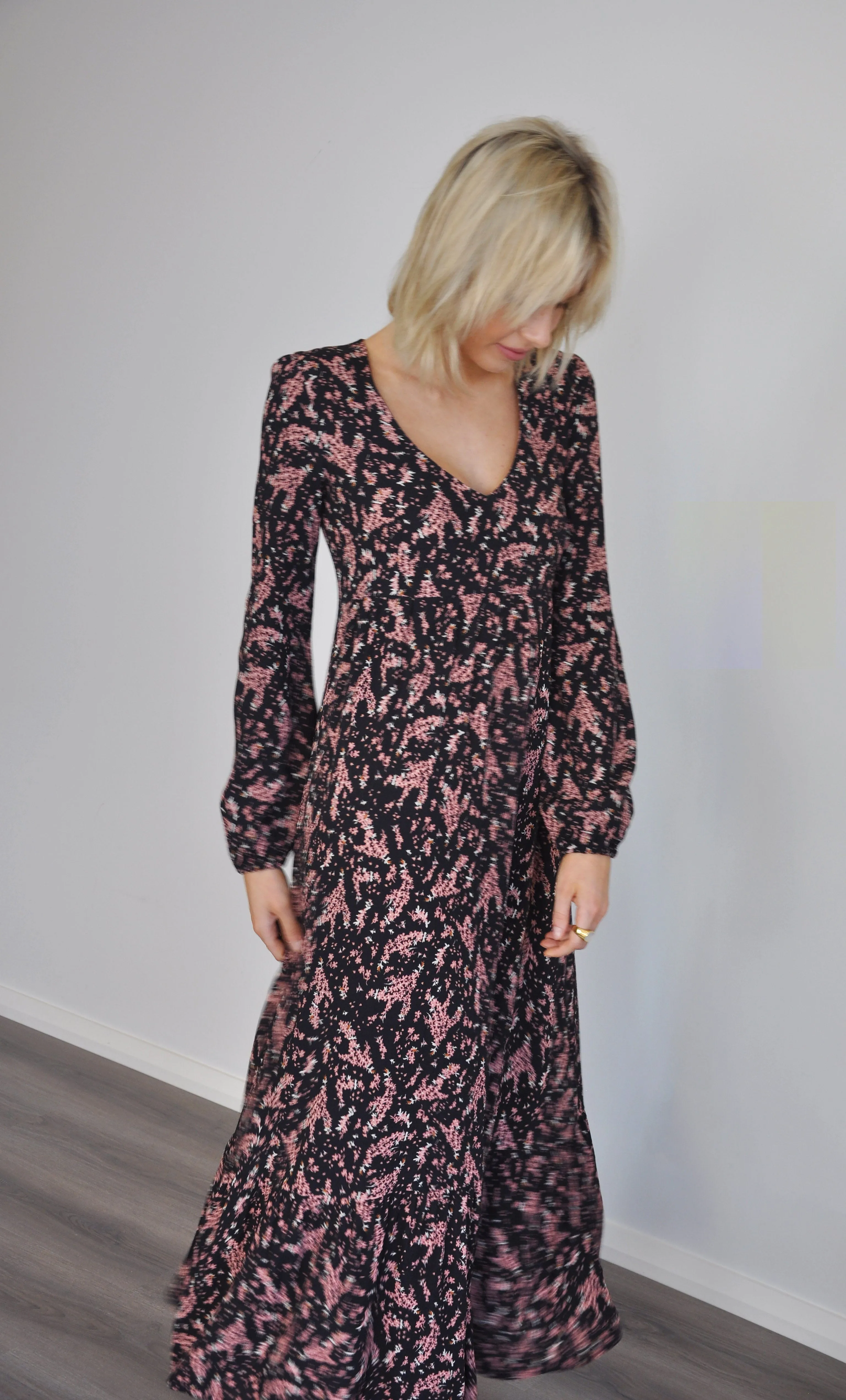 The Tunik Lola maxi dress - Poetic Daisy Black print